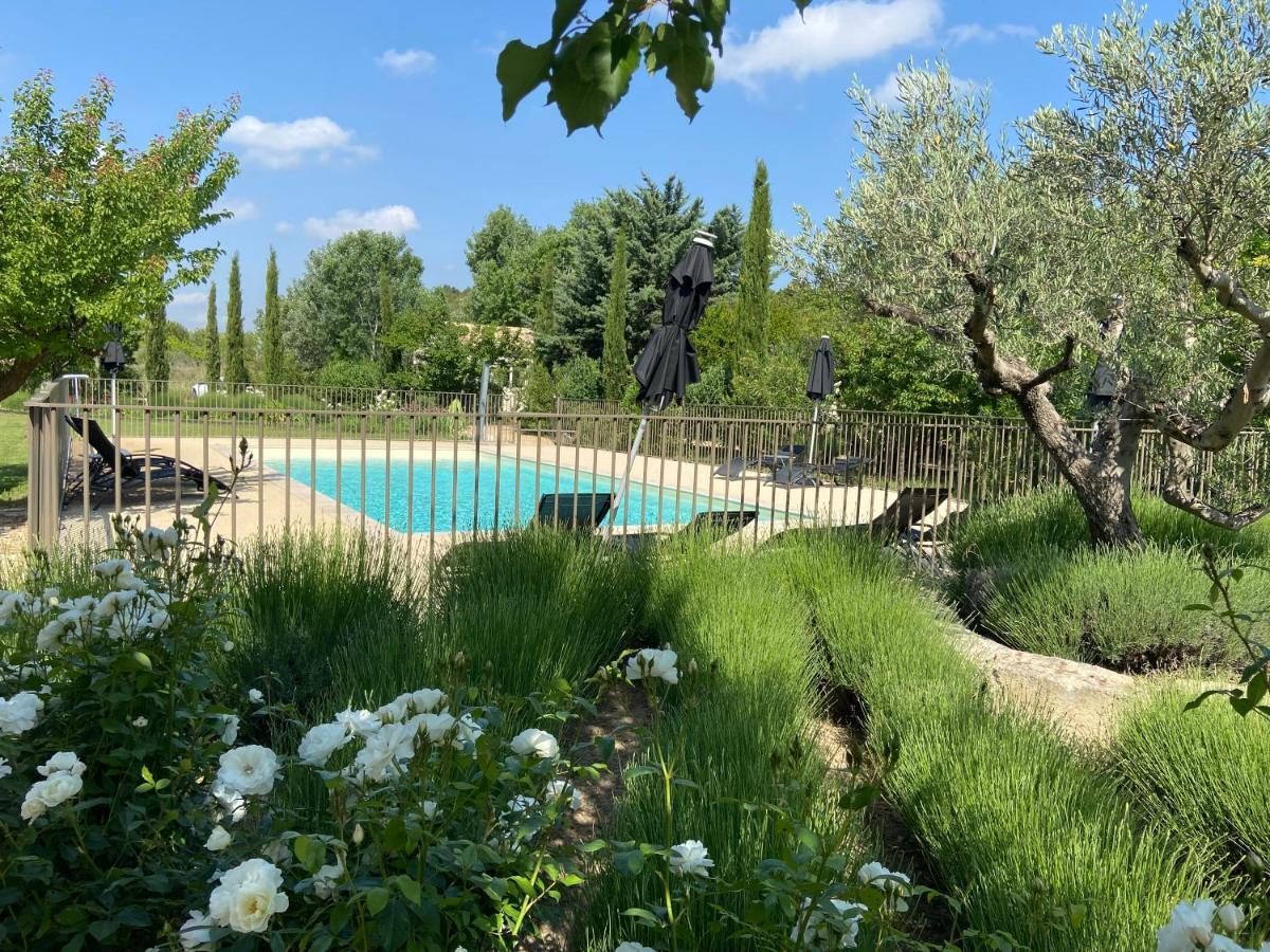 Апарт отель Domaine Du Mas Foucray Ле-Бо-де-Прованс Экстерьер фото